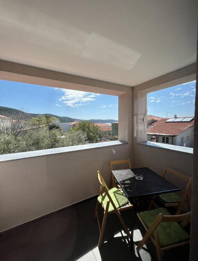 Apartments By The Sea Martinscica, Cres - 14334 Екстериор снимка