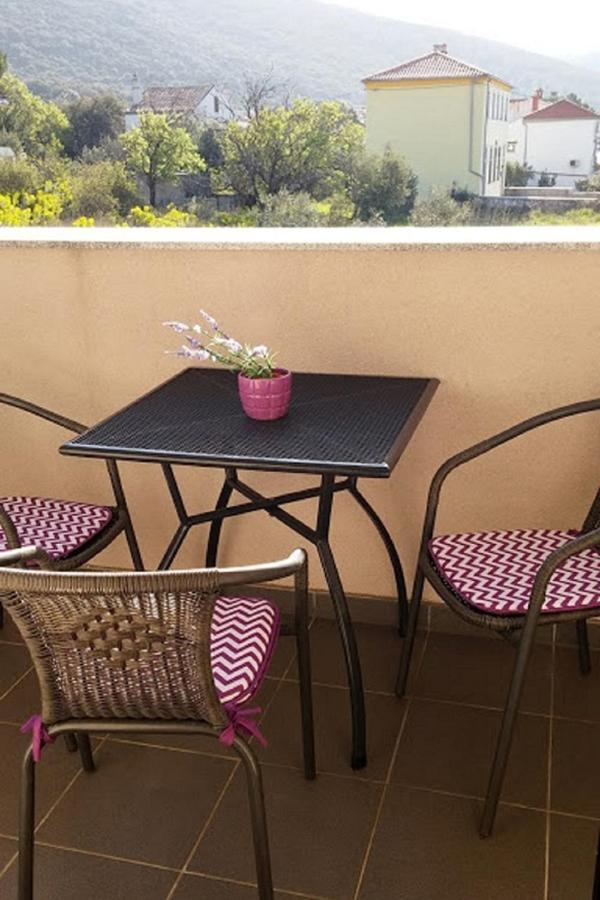 Apartments By The Sea Martinscica, Cres - 14334 Екстериор снимка